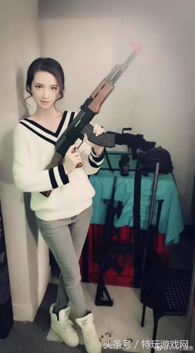 绝地求生比赛看多了?今天来欣赏下那些吃鸡比赛的漂亮女解说们!