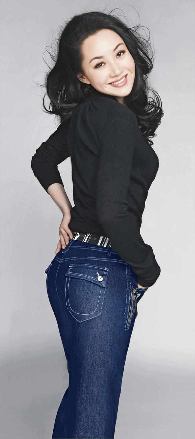 许晴真敢穿!48岁穿18的衣服,网友:快50岁人了,别装嫩了!