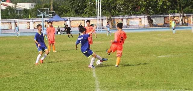 开平金山中学在江门市篮球赛和足球赛中均取得好成绩