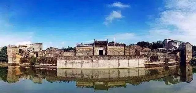 化州文楼古村古城古寨吸引众多游客前来观光游览