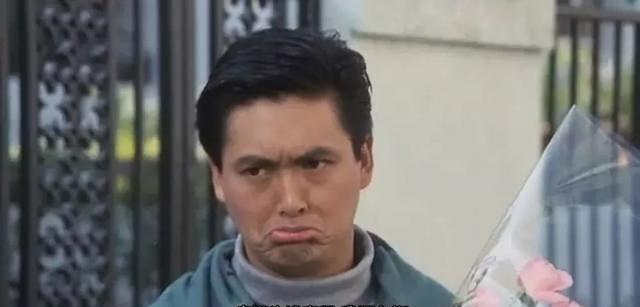 周润发恶搞的省港旗兵电影《公子多情》里,曾