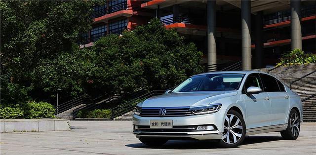 迈腾2.0T低功率版终于要来了，汽车界这一趋势看来已经很明了了