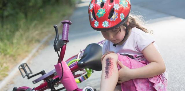 涨姿势人生处处有意外美女告诉你如何优雅的摔倒