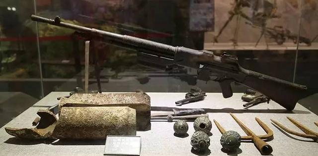 士兵们发现这个发财秘诀后,都“积极”把枪卖给红军
