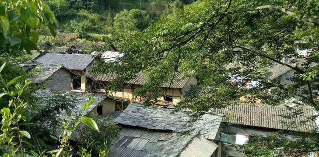 百年沧桑老街——镇巴碾子古镇