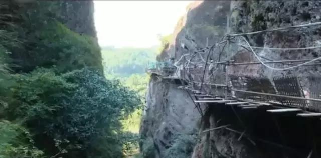 悬空玻璃栈道,龙岩竟有3处!年底陆续开放|竹安寨|冠豸山|栈道_新浪新闻