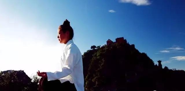 解密《道德经》:何为得道之士?不自满,推陈出