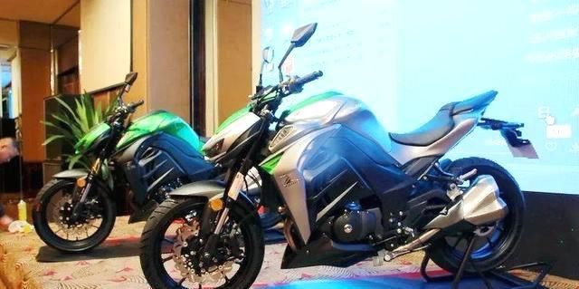 看到嘉爵n19的图片,很多人第一反应是,这不就是抄袭川崎的z1000吗?