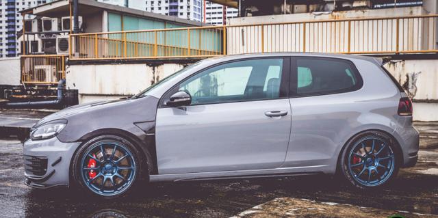 大众高尔夫mk6 gti,两门水泥灰真心帅