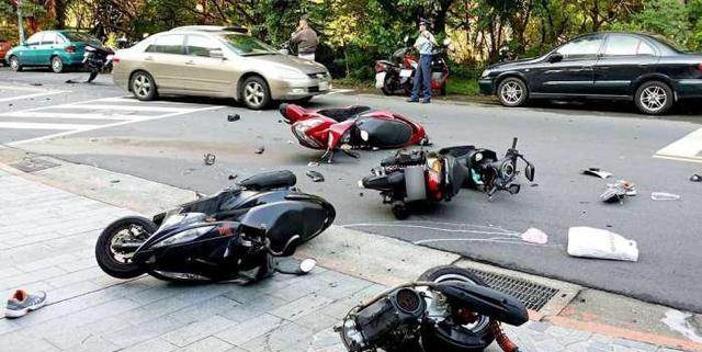 为什么开车撞人了,千万不要先垫付医药费?