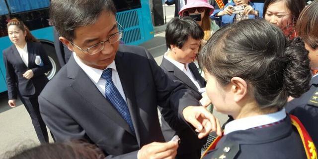 西宁公交集团党委书记,董事长王海洪