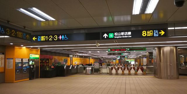 台北的地铁真的很空,怎么没人呢