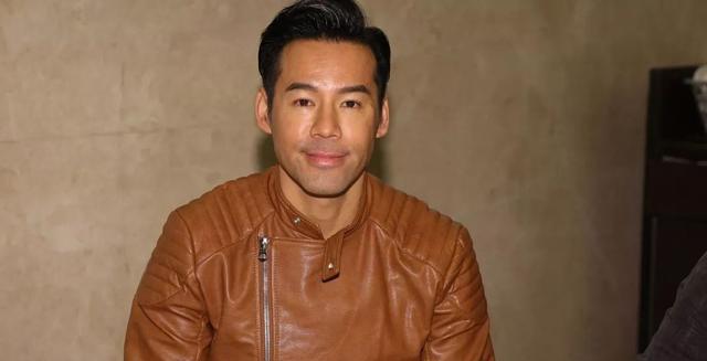 苏玉华现身尖沙咀时,即刻引来不少市民围观tvb热播的剧集《平安谷之诡