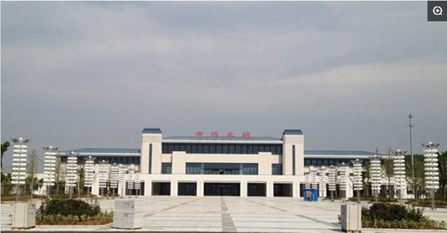 孝感北站:距离市区100公里,堪比去另一个临近的城区了溆浦南站:距离