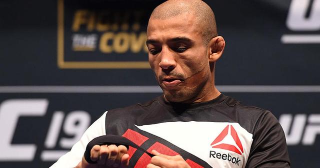 25岁的霍洛威一夜之间成为ufc的宠儿,而输掉比赛的何塞·奥尔多已经