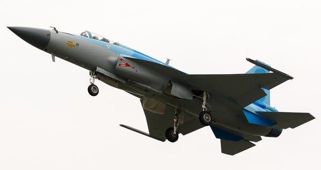 中国歼7,歼8,飞豹,枭龙战斗机严格来说也属于二代机.