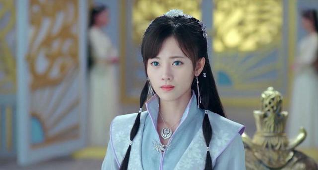 怼粉丝、撕队友，如此戏多的女团，鞠婧祎为何还不单飞？
