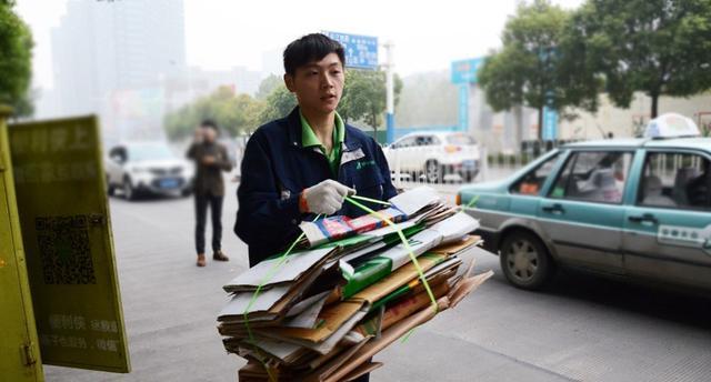 收破烂大学生: 收破烂为什么是他们心中的理想