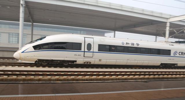 为什么一列高铁\/动车是8节车厢?