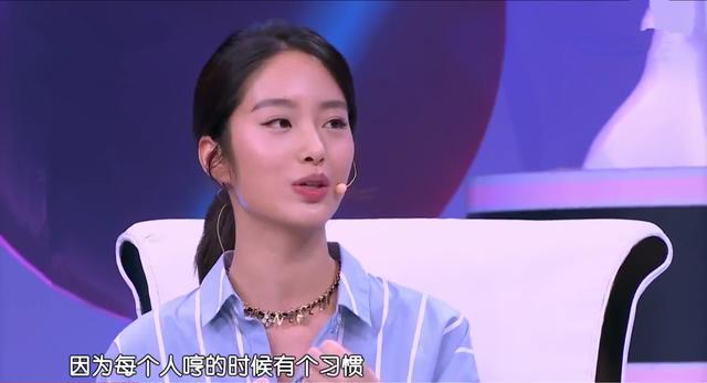 杨采钰在节目控诉冯小刚是细节控，结果旁边李晓峰还不忘补刀