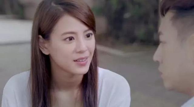 离开周杰伦,从"j女郎"的身份脱离出来,对于江语晨来说,既有利也有弊