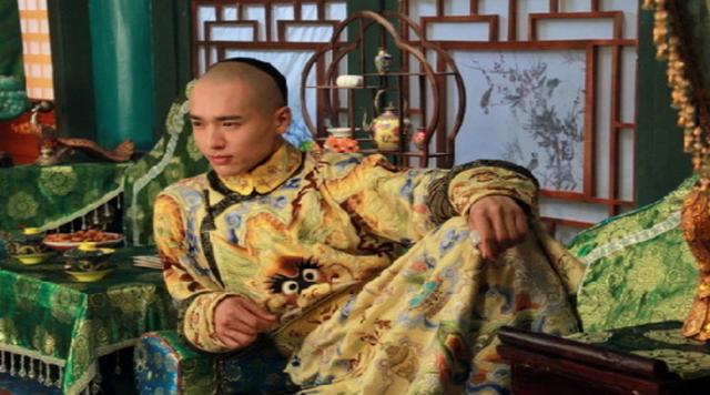 孝庄太后因为心疼自己的儿子,所以不得已同意了顺治皇帝的废后决议