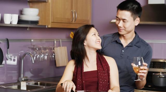 大龄剩女第一次相亲,打包剩菜惨遭对方嫌弃