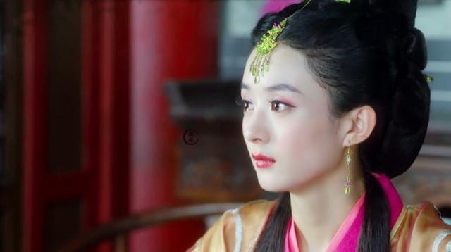 新版《射雕英雄传》里,客串了杨康的母亲穆念慈,这是一部新剧,几乎