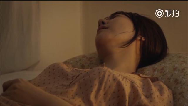 4分钟看恐怖片《鬼接》,鬼在两姐妹身上轮流播种,看完三观尽毁