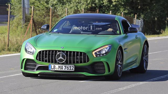 更新的梅赛德斯 -奔驰amg的4.