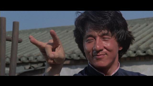 最后来说说梁小龙,他是有着一身真功夫的,多次香港搏击比赛,两次夺冠!