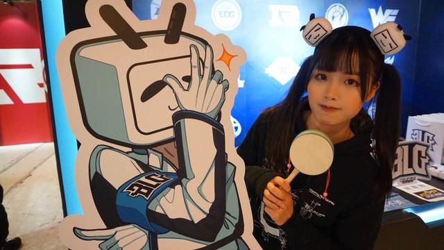 b站粉丝进入lpl赛场,这个电竞应援真是萌得不一般