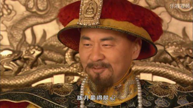 敬妃娘娘护女心切,立即用一番"金镶玉"的说辞提胧月的一摔背书,甄嬛