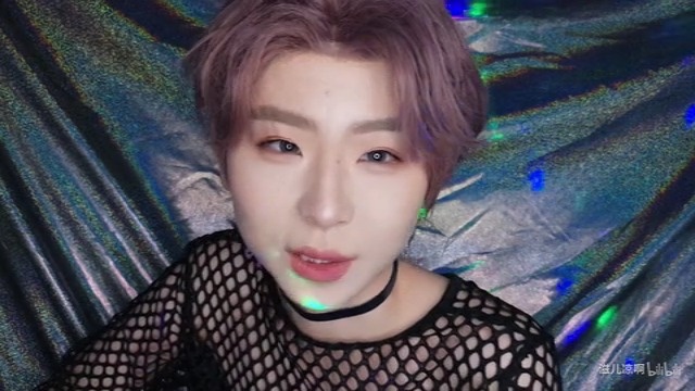 偶像练习生 蔡徐坤 仿妆 这化的也太像了,牛人