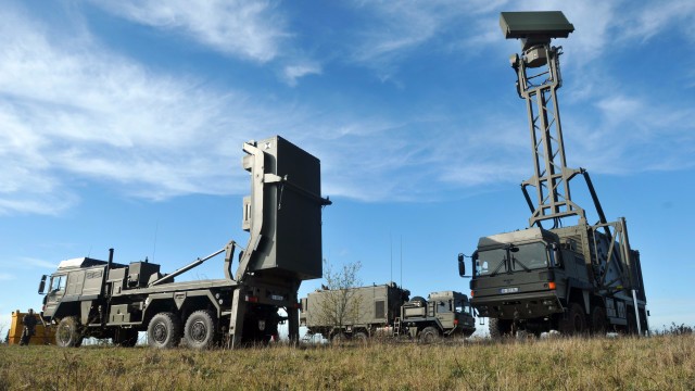 沙特防空反导再添利器米卡陆基垂发型导弹惊现吉达港
