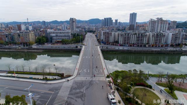 航拍广东肇庆怀集县—珠三角连接大西南的"桥头堡"