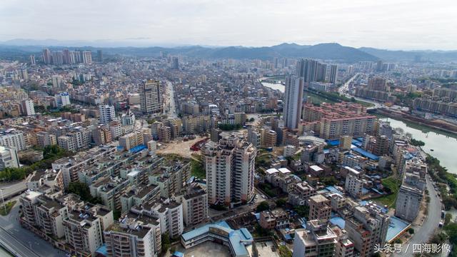 航拍广东肇庆怀集县—珠三角连接大西南的"桥头堡"