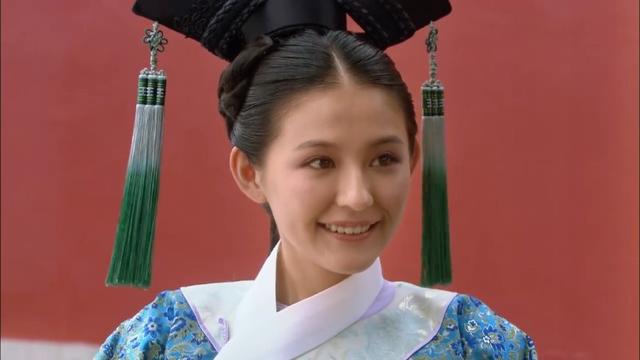 中秋家宴,重点是甄嬛和果郡王,谁注意叶澜依的表情了?令人心疼