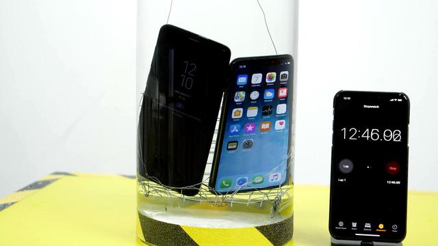 三星S9+与iPhoneX防水测试:看看哪台手机更防水