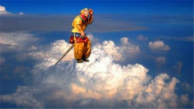 甚至把自己幻想成缩小版的孙悟空,拿着一根伪造的金箍棒,降服天下所有