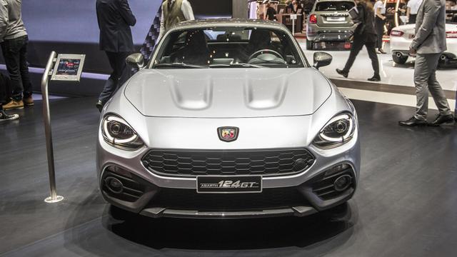 全新菲亚特跑车不仅漂亮而且便宜