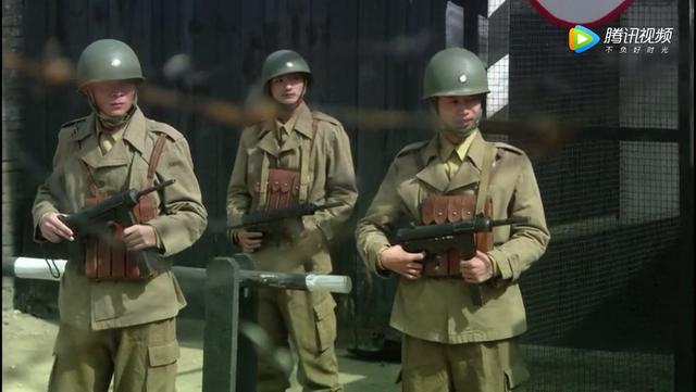 风筝女主遭嫌弃李小冉变身小狐狸抢戏不愧娱乐圈合照杀手