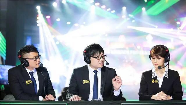 你没见过的早期lol女解说照片,尤其露肚脐眼人飞起来那张!