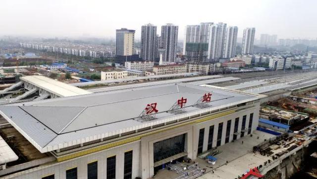 新集站(越行站)宁强南站丨2台4线西成高铁由此驶出陕西朝天站丨2台4线