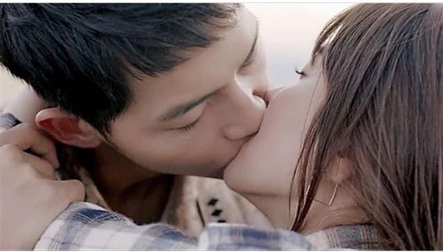 宋仲基晒接吻照表白乔妹,秀恩爱方式完爆其他男明星!