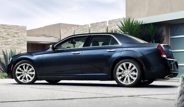 这款车远看值三百万,近看二百万,内饰像一百万,其实只卖40万|宾利|奔