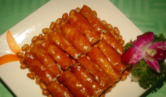 老婆做的脆皮炸大肠,皮脆肉嫩,香浓鲜美,老公馋涎欲滴