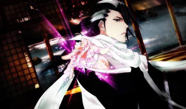 长发的巴卫也不遑多让,多了几分柔美与忧郁的气息,男神味道禁欲十足