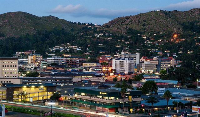 姆巴巴内市南非斯威士兰国,这个国家对很多网友来说,可能是个陌生的