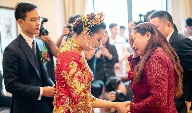 爸妈有一种特别心情叫嫁女儿,看完泪目